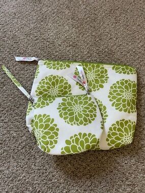 Penelope Ann Green Floral Zip Cosmetic Pouch Set